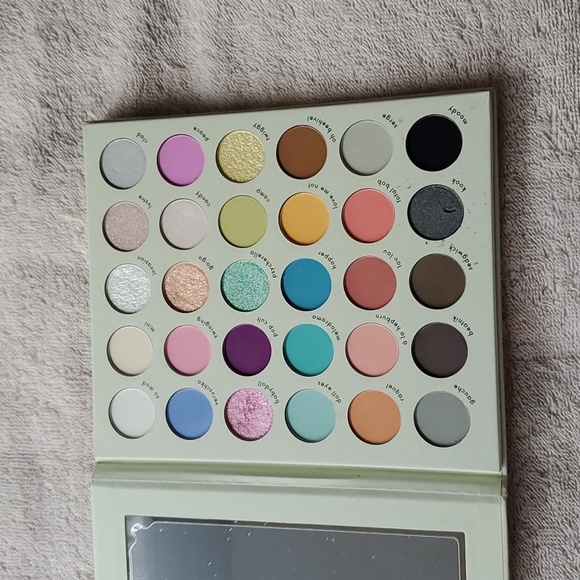 Kara Beauty 60's Creative Beauty Palette - Picture 5 of 6